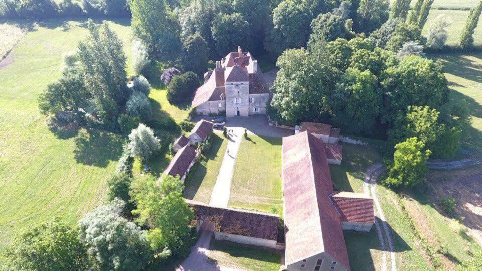 Chateau De Vesset Treteau Exterior photo